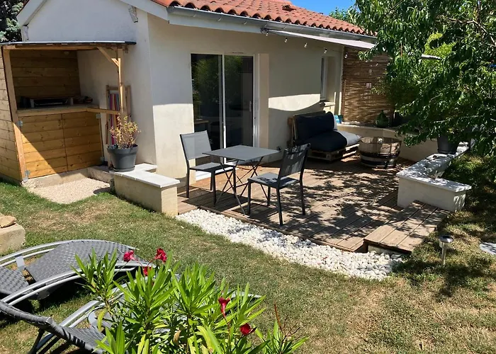 Gite Bambou Avec Piscine